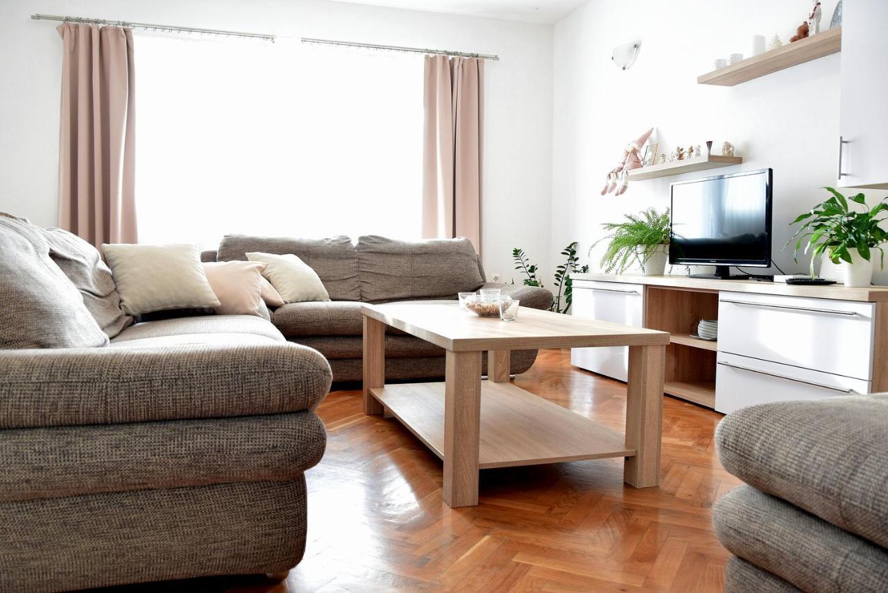 Palit Hills Superior Apartments מראה חיצוני תמונה