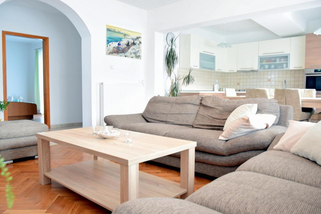 Palit Hills Superior Apartments מראה חיצוני תמונה