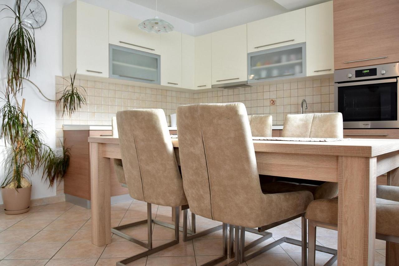 Palit Hills Superior Apartments מראה חיצוני תמונה