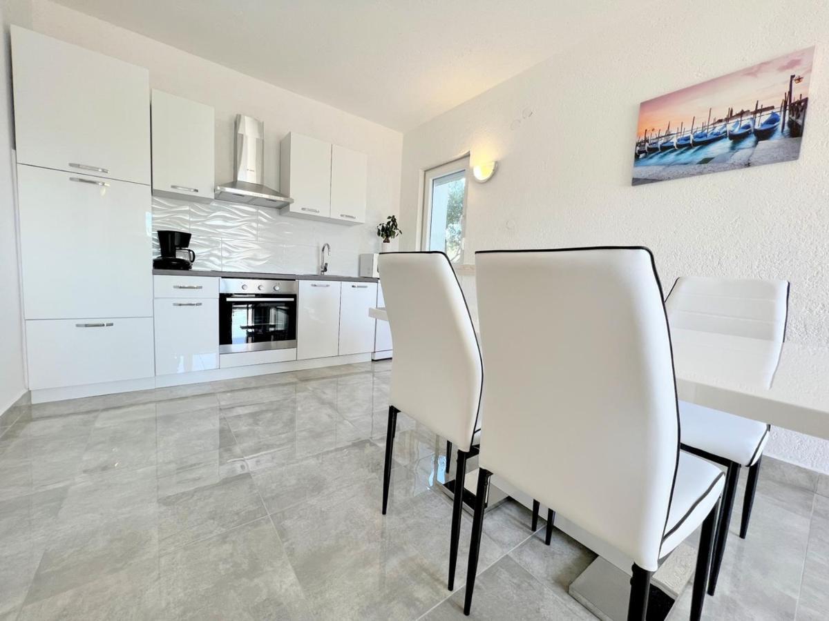 Palit Hills Superior Apartments מראה חיצוני תמונה